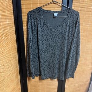Chico's Gray Leopard V-Neck Blouse